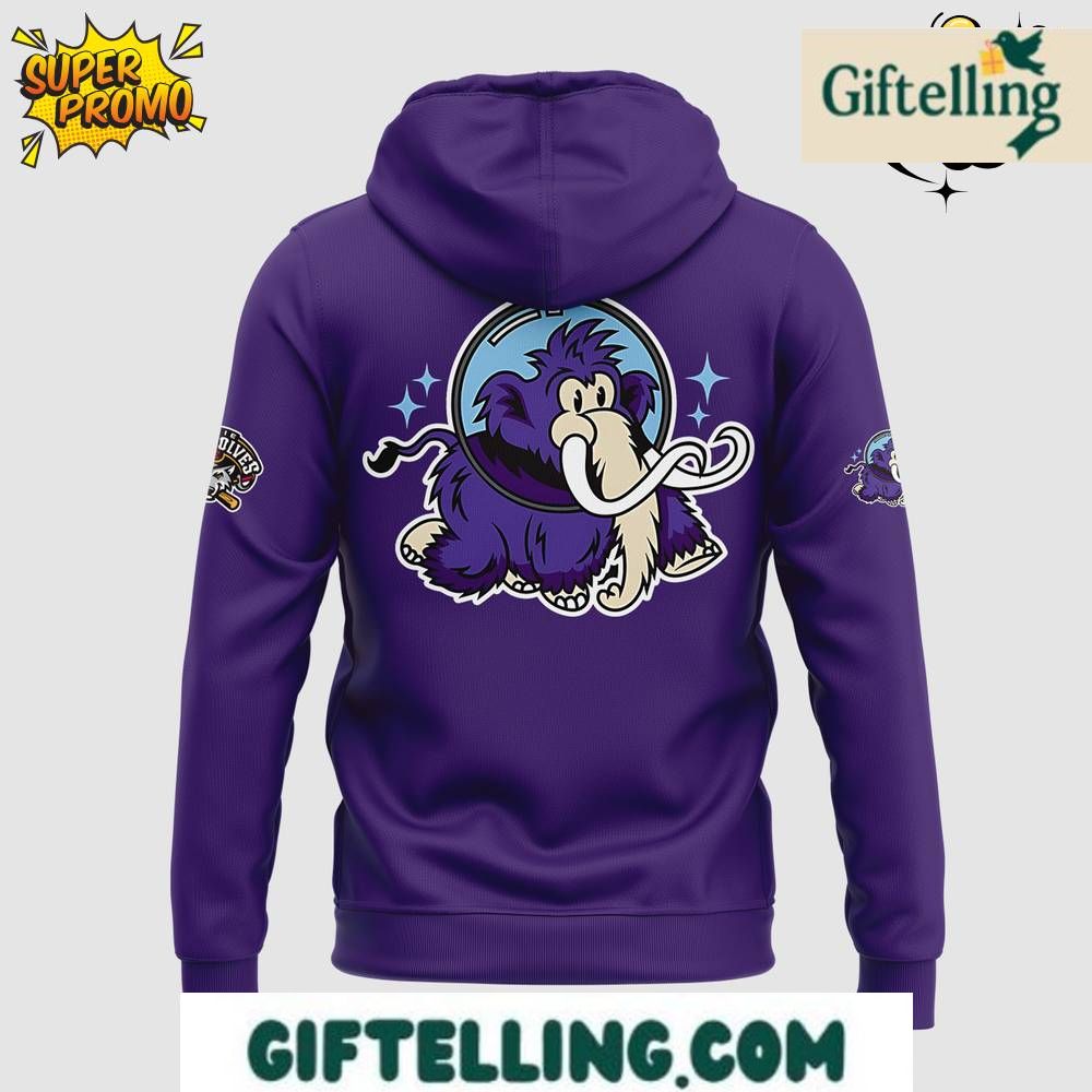 this NCAA Special Hoodie provides stellar comfort that's perfect for stadium nights and casual exploration