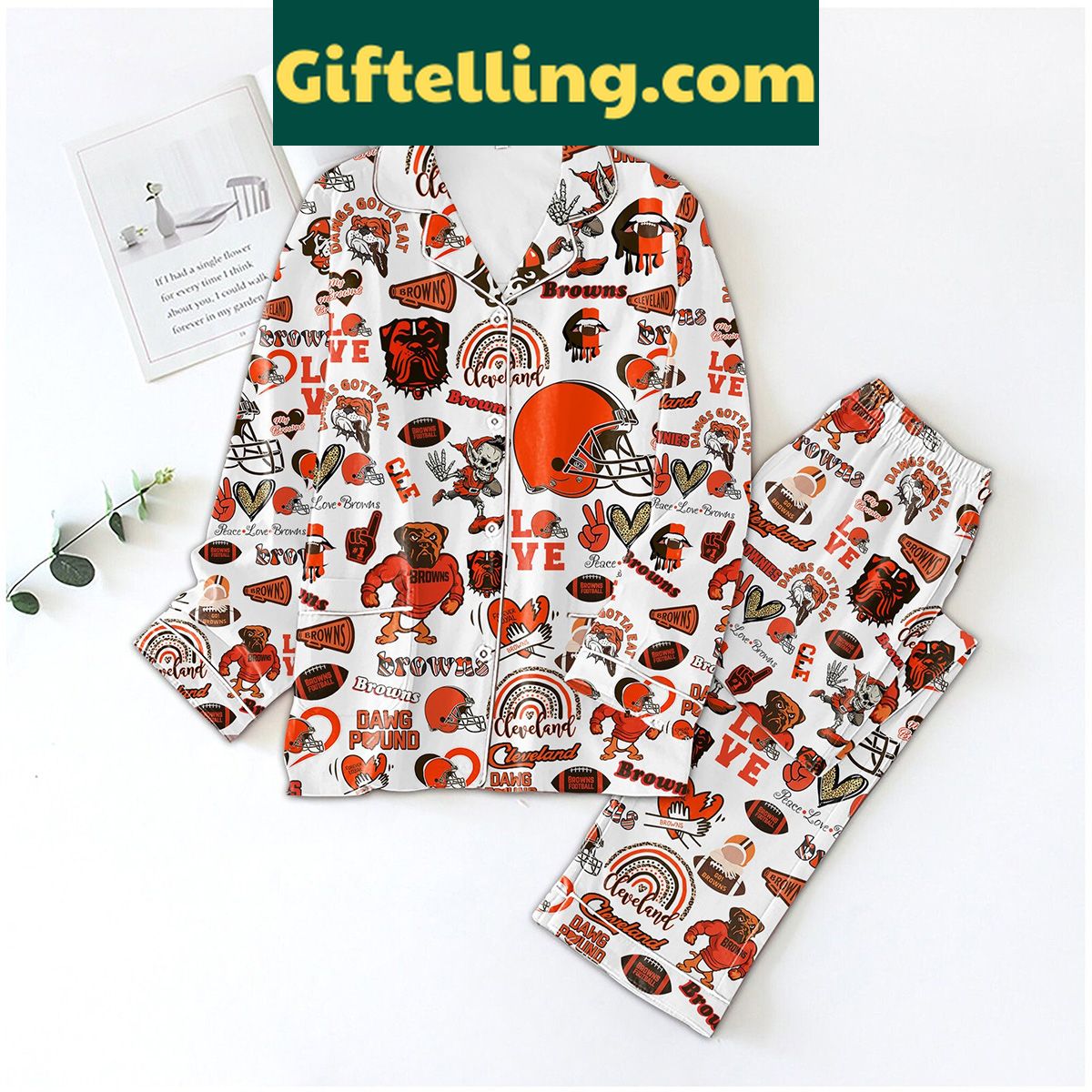 chicago-bears-da-bears-pajamas-set-nfl-team-spirit-sleepwear-1 Chicago Bears Da Bears And Whoever Is Playing The Packers Pajamas Set