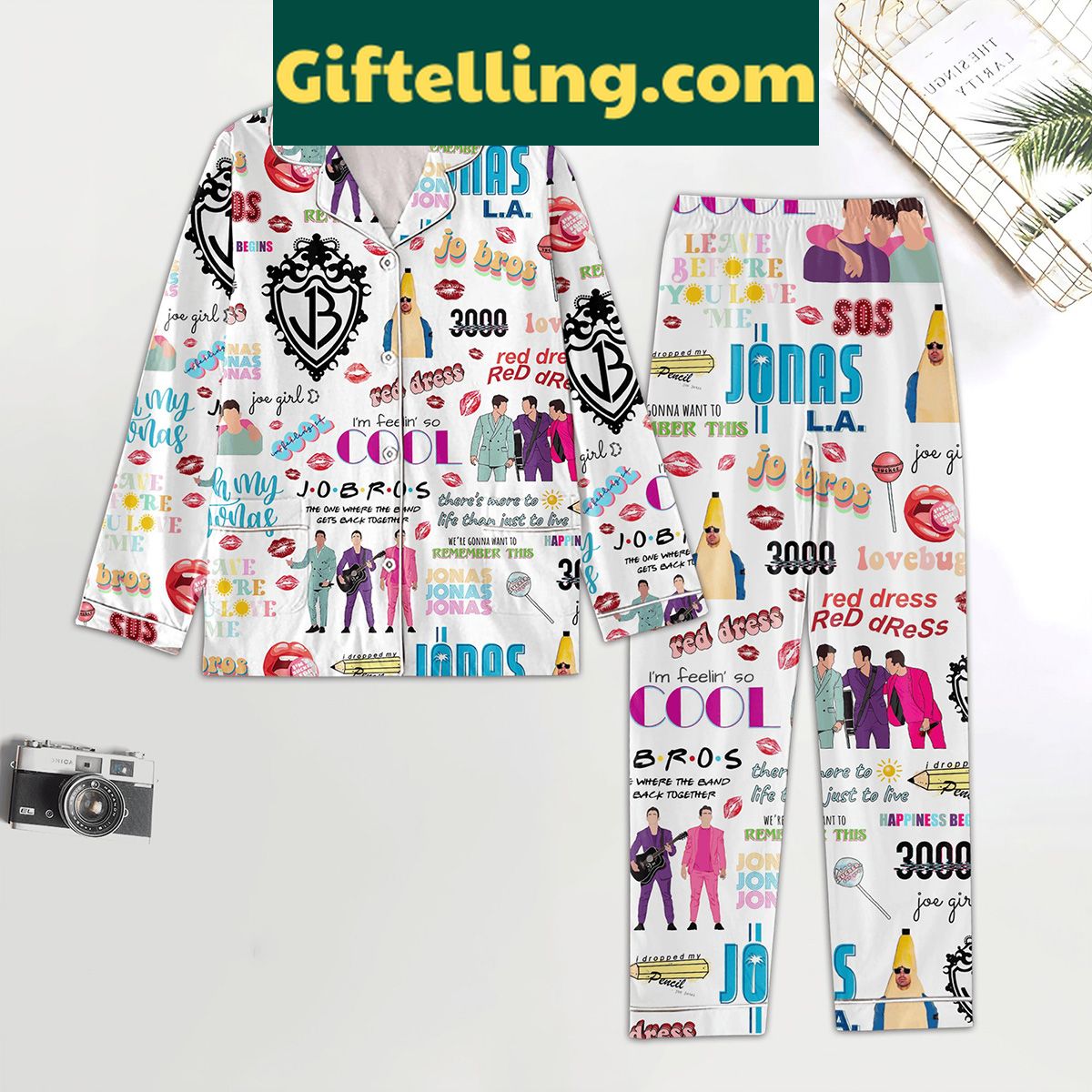 jonas-brothers-red-so-cool-polyester-pajamas-set-for-fans-1 Jonas Brothers Red So Cool Polyester Pajamas Set