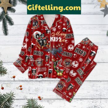 Kiss Merry Christmas Pajamas Set for women