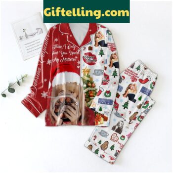 Sabrina Carpenter Think I Only Want You Under My Mistletoe Polyester Pajamas Set for Women
