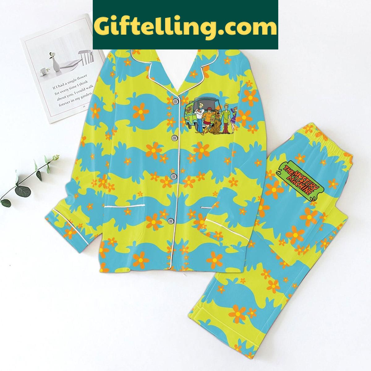 Scooby-Doo The Adventure Is In 2024 Christmas Polyester Pajamas Set Scooby-Doo 2024 Christmas Polyester Pajamas Set