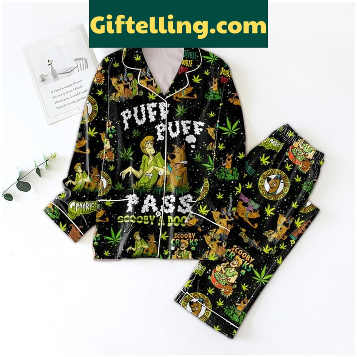 Scooby-Doo Where Are You Puff Puff Pass Cannabis Polyester Pajamas Set Scooby-Doo Puff Puff Pass Cannabis Polyester Pajamas Set
