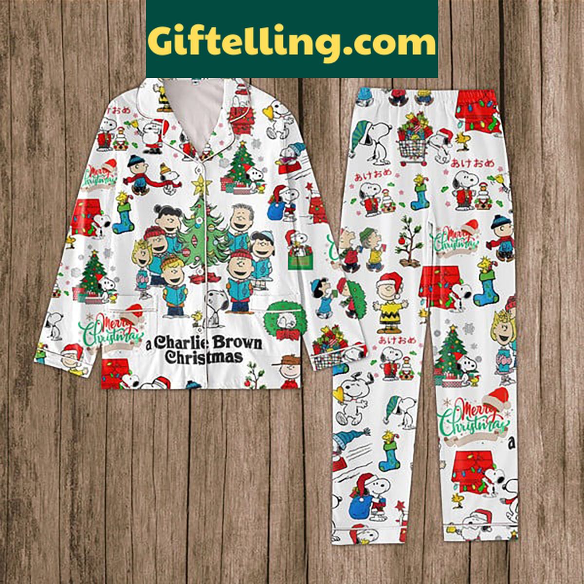 snoopy-peanuts-a-charlie-brown-christmas-pajamas-set-4 Snoopy Peanuts A Charlie Brown product image showing design and team colors