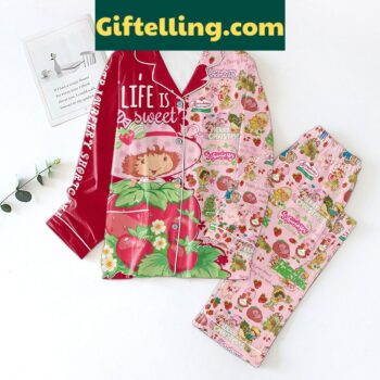 Strawberry Shortcake Merry Christmas You Can Do Great Things Pajamas Set for kids